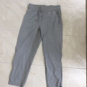 Lululemon ca 35801 RN 106259 Size - 6